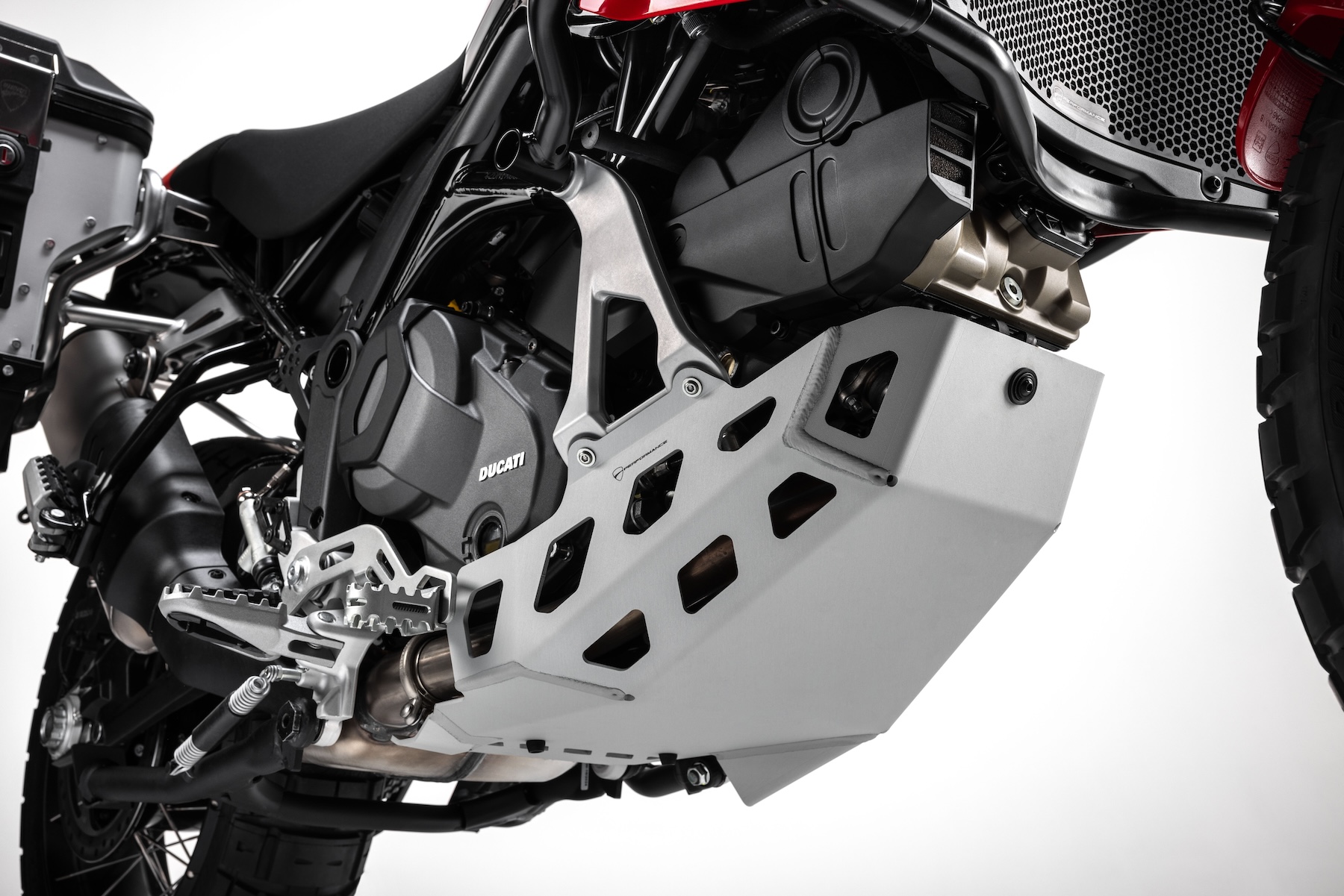 MY25 DUCATI DESERTX DISCOVERY 009 UC652591 High