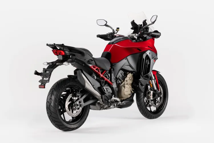 03 MY25 DUCATI MULTISTRADA V4S UC692353 High