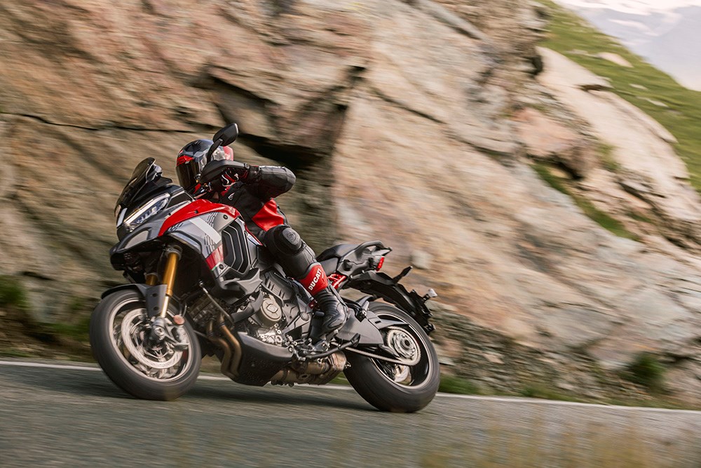 09 my25 ducati multistrada v4 pikes peak uc692360 low