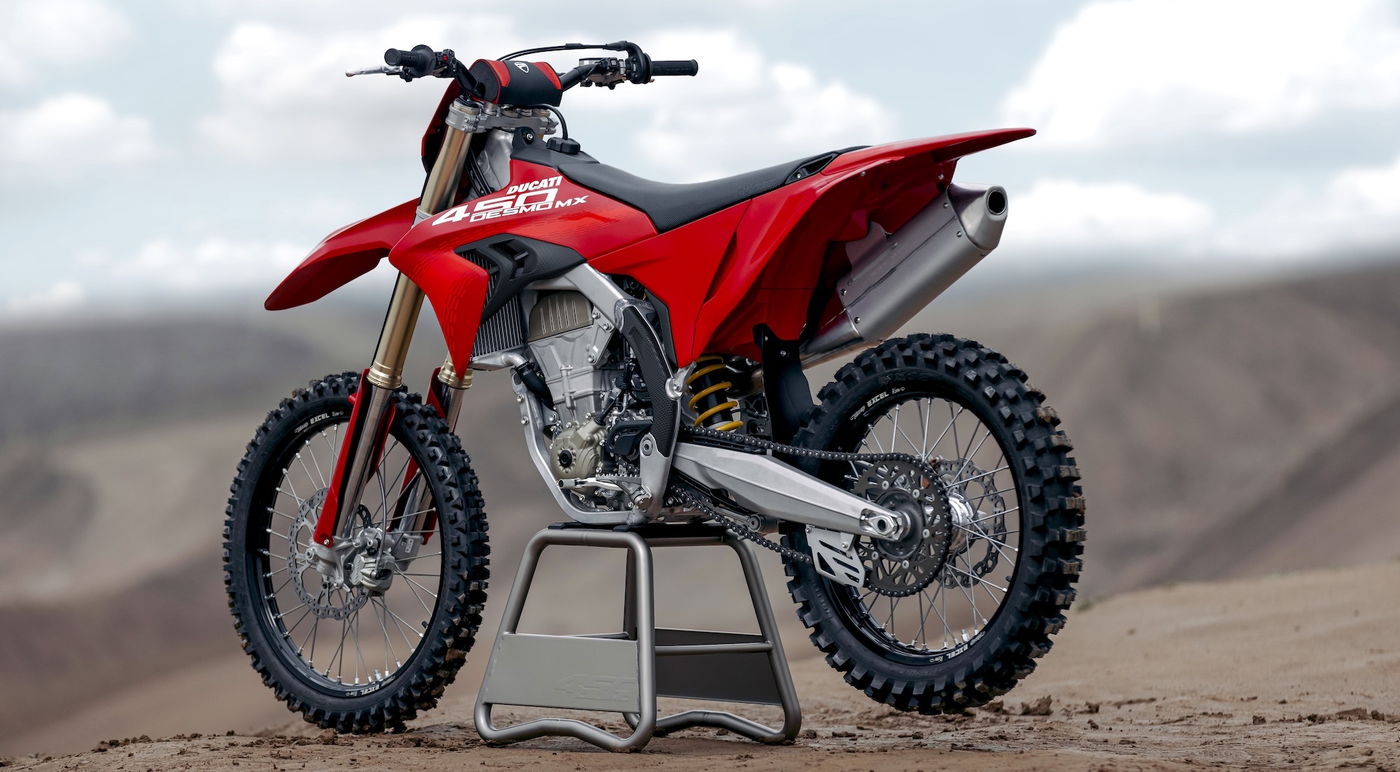 08 MY26 DESMO450 MX STATICS ON LOCATION 8 UC775636 High