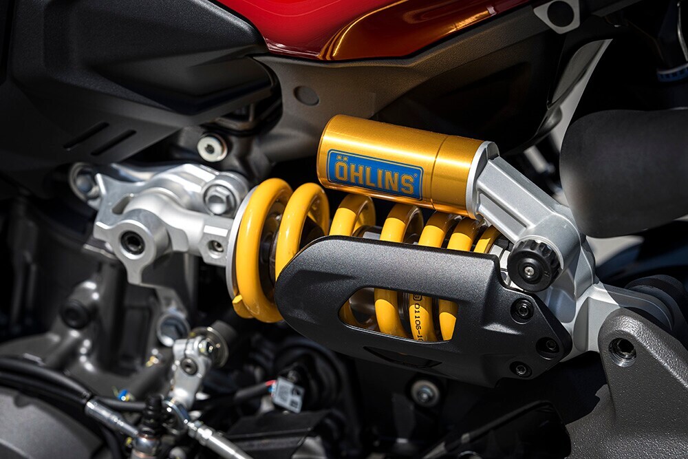 MY25 Ducati Streetfighter V2 S 043 UC770006 Low